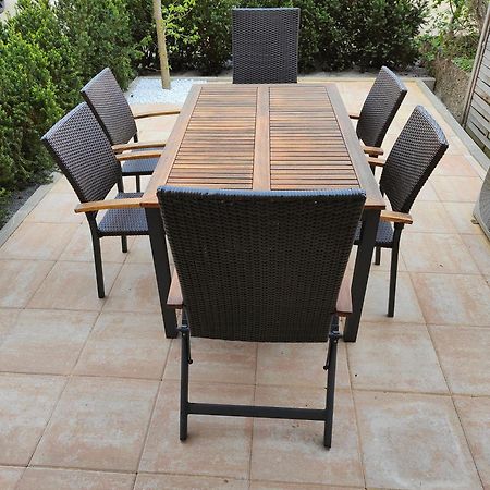 Eleonoras Ferienwohnung In Wuerzburg Stadt Mit Terrasse Im Erdgeschoss Inklusive Eigenen Parkplaetzen Vor Der Tuer Buitenkant foto
